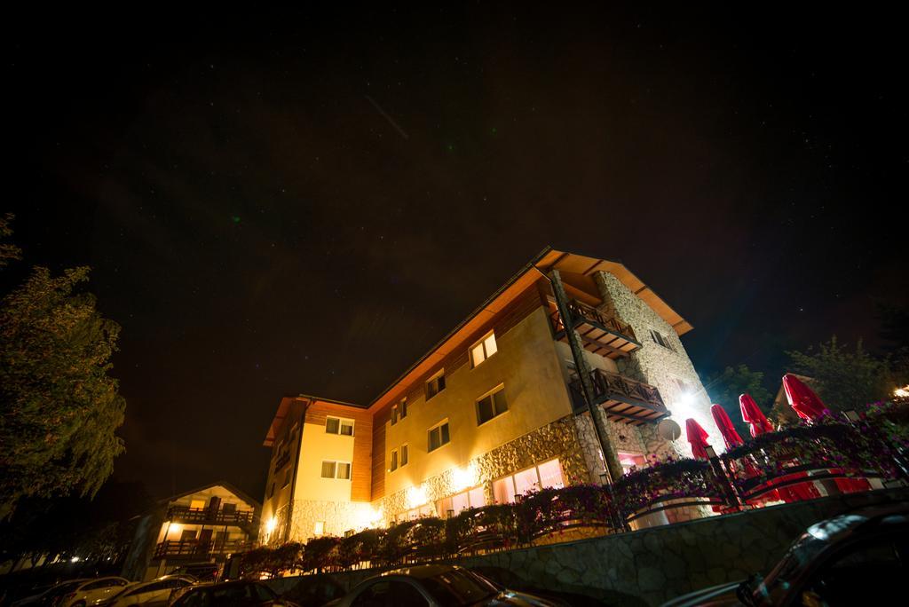 Pensjonat Nad Jeziorem Powidz  Exterior foto